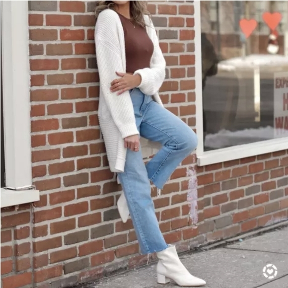 Express Super High Waisted Faded Raw Hem Straight - Picture 6 of 13